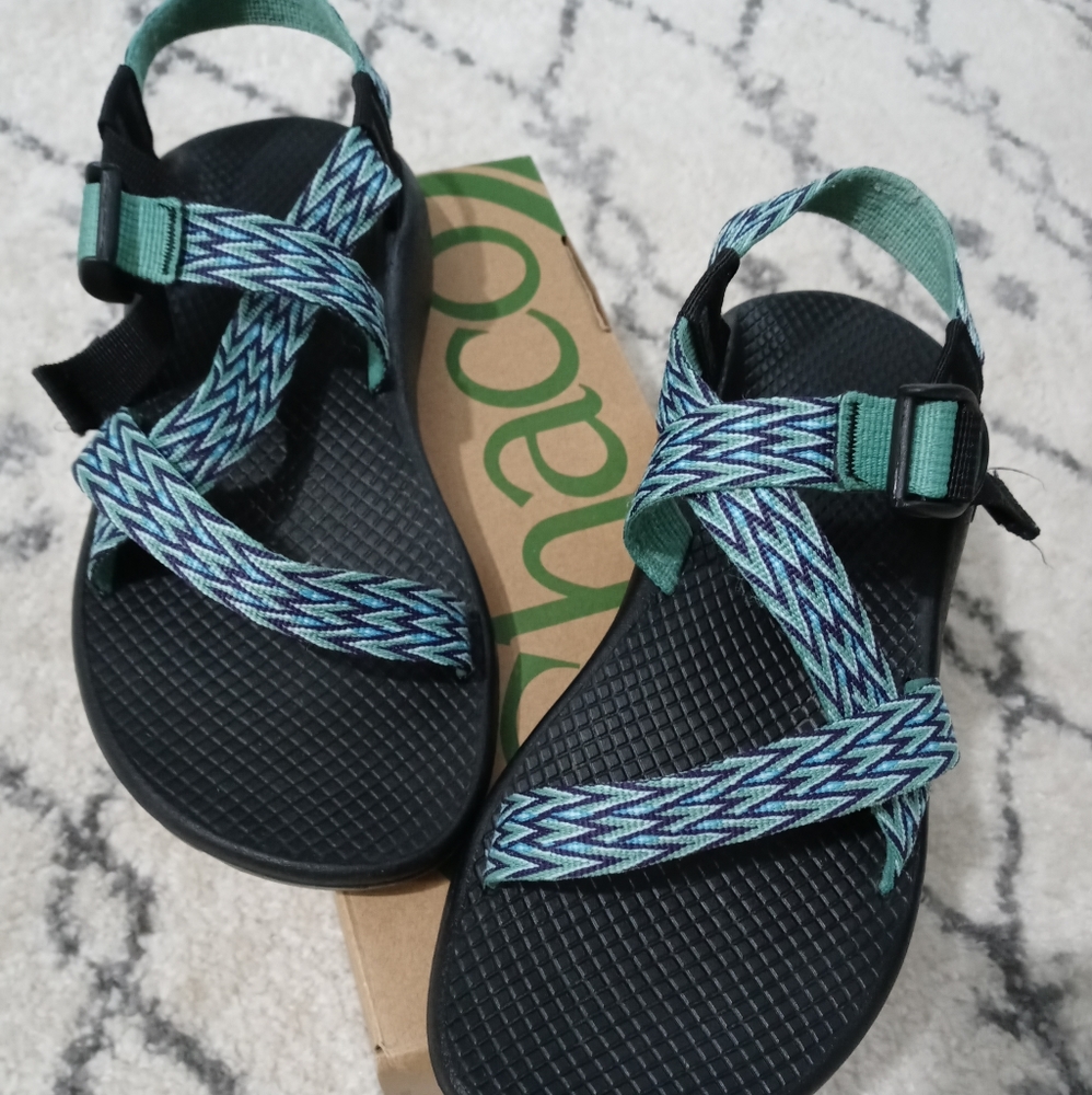 Chaco women sandals sz 8 turquoise/blue